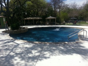 Pool-Cleaning-in-Terrell-Hills-TX-300x225